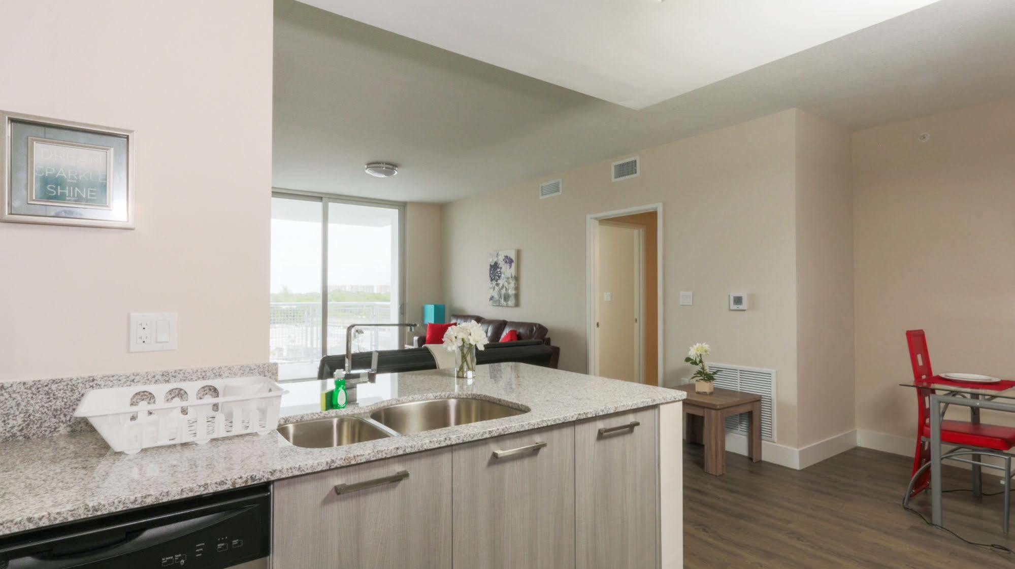 Pelicanstay In Coconut Grove Miami Coral Gables Bagian luar foto